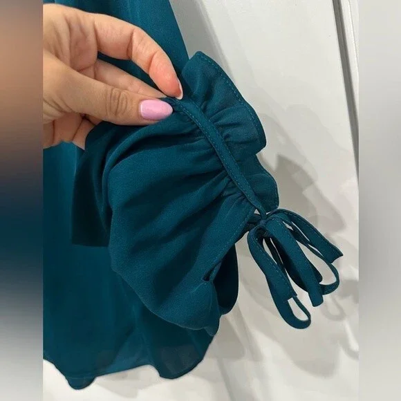 Milly Emerald Green Ruffle Neck Silk Blouse Size Small - Picture 3 of 7